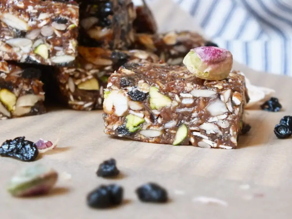 10 Best Energy Bars Reviewed & Rated in 2022 Hombre Golf Club